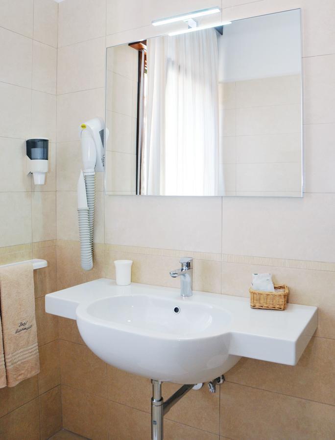 Hotel Giacomazzo Caorle Exterior foto